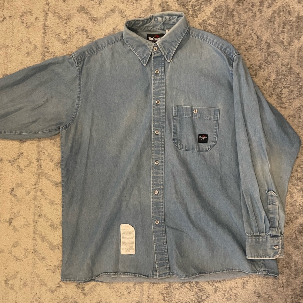 VINTAGE DENIM BUTTON DOWN